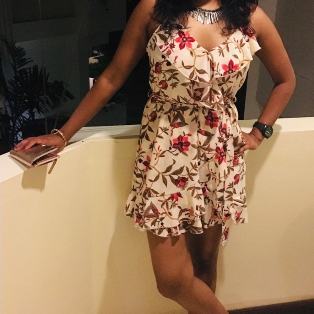 🎉LAST CHANCE🎉Windsor Floral Printed Wrap Mini Ruffle Dress